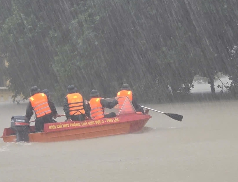 Lũ trên sông Hương, sông Bồ vượt báo động 3, TP. Huế ban hành công điện khẩn