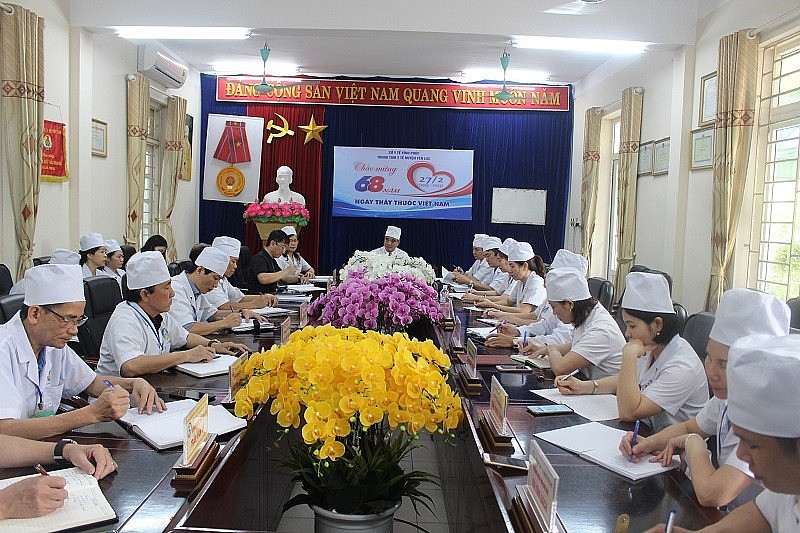 Đồng chí Nguyễn Hoàng Phương – Phó giám đốc phụ trách TTYT huyện Yên Lạc có rất nhiều ý kiến chỉ đạo sáng tạo và quyết liệt trong việc triển khai cải cách thủ tục hành chính.