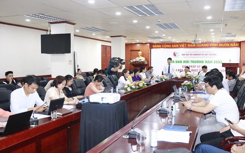 Toàn cảnh diễn đàn