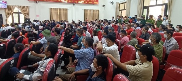 Chủ tịch UBND tỉnh Thái Bình đối thoại với gần 200 người dân về xây dựng nhà máy xử lý rác