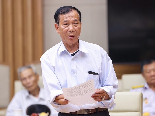 Bác Nguyễn Đức Liền, thương binh 1/4 chia sẻ câu chuyện về lòng yêu nước, đức hy sinh phụng sự đất nước, vì độc lập dân tộc, vì tự do, hạnh phúc của nhân dân - Ảnh: VGP/Nhật Bắc