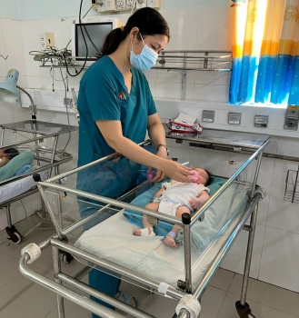 Bằng phương pháp hạ thân nhiệt chỉ huy đã cứu sống một trẻ bị ngạt khi sinh