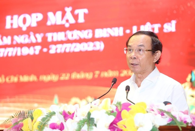 Bí thư Thành ủy Nguyễn Văn Nên phát biểu tri ân các thương binh, liệt sĩ, gia đình người có công với cách mạng tại buổi họp mặt - Ảnh: VGP/Vũ Phong