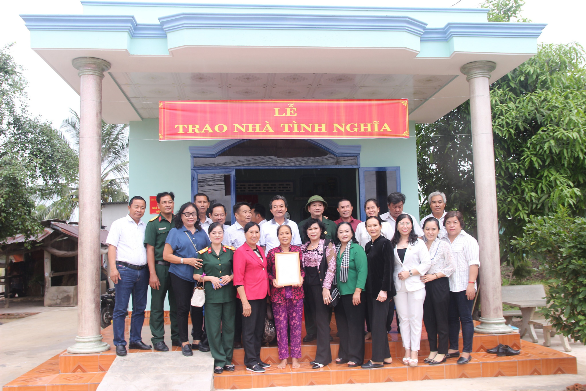 Thăm, tặng quà cho mẹ Việt Nam anh hùng nhân kỷ niệm ngày Thương binh liệt sĩ