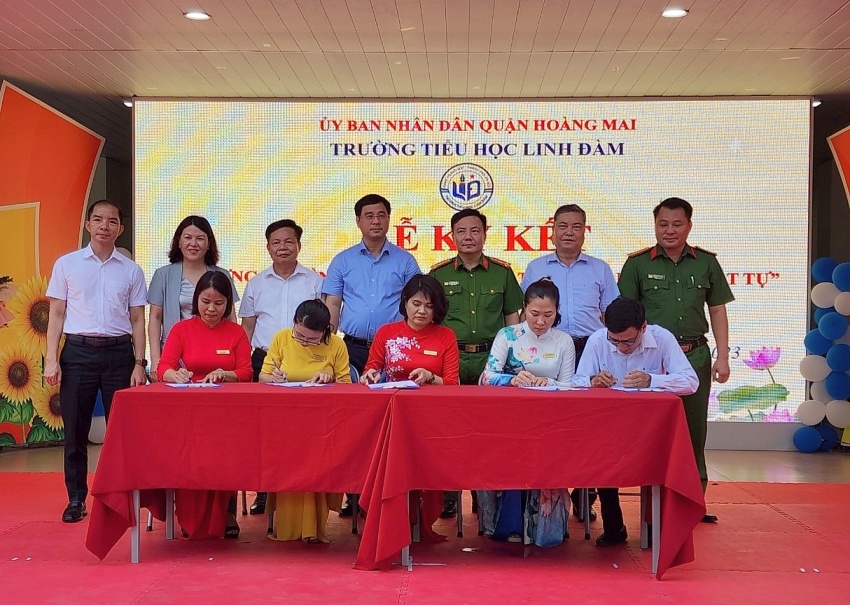 Hoàng Mai-Trường Tiểu học Linh Đàm tổ chức Ngày hội toàn dân bảo vệ an ninh tổ quốc