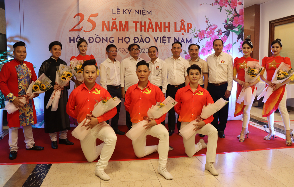 Hội đồng Họ Đào Việt Nam 25 năm xây dựng và phát triển