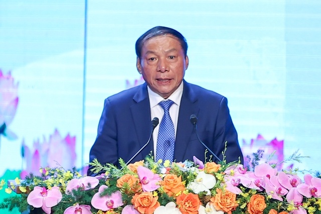 Bộ trưởng Bộ VHTTDL Nguyễn Văn Hùng đọc thư chúc mừng Hội nghị của Tổng Bí thư Nguyễn Phú Trọng - Ảnh: VGP/Nhật Bắc