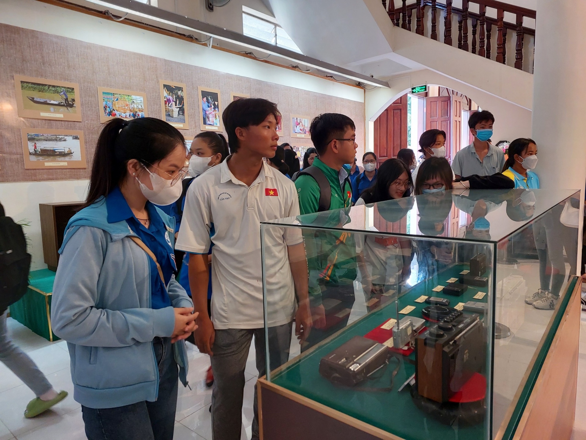 Cần Thơ: Khai mạc triển lãm ảnh “Biển đảo Việt Nam - Đẹp và thanh bình” và trưng bày chuyên đề “Âm thanh xưa”