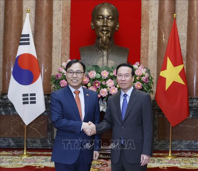 Chủ tịch nước Võ Văn Thưởng tiếp Đại sứ Hàn Quốc Choi Youngsam Chủ tịch nước Võ Văn Thưởng tiếp Đại sứ Hàn Quốc Choi Youngsam