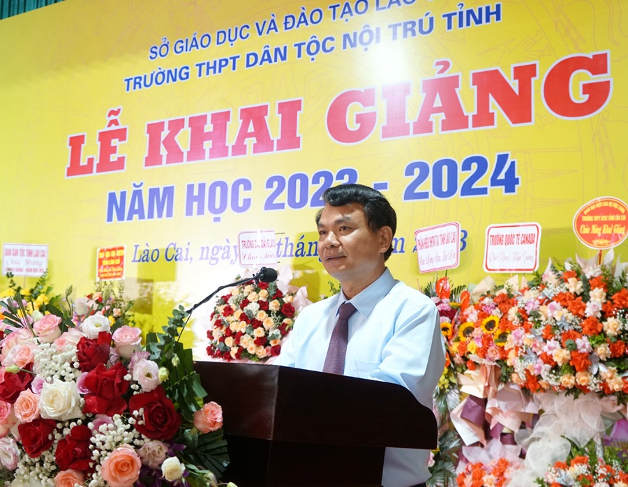 Bí thư Tỉnh ủy Đặng Xuân Phong phát biểu tại Lễ Khai giảng