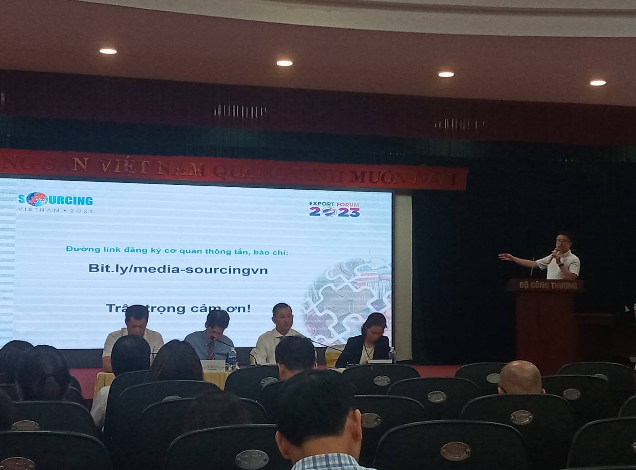 Đại diện Bộ Công thương giới thiệu về thông tin sự kiện Đại diện Bộ Công thương giới thiệu về thông tin sự kiện