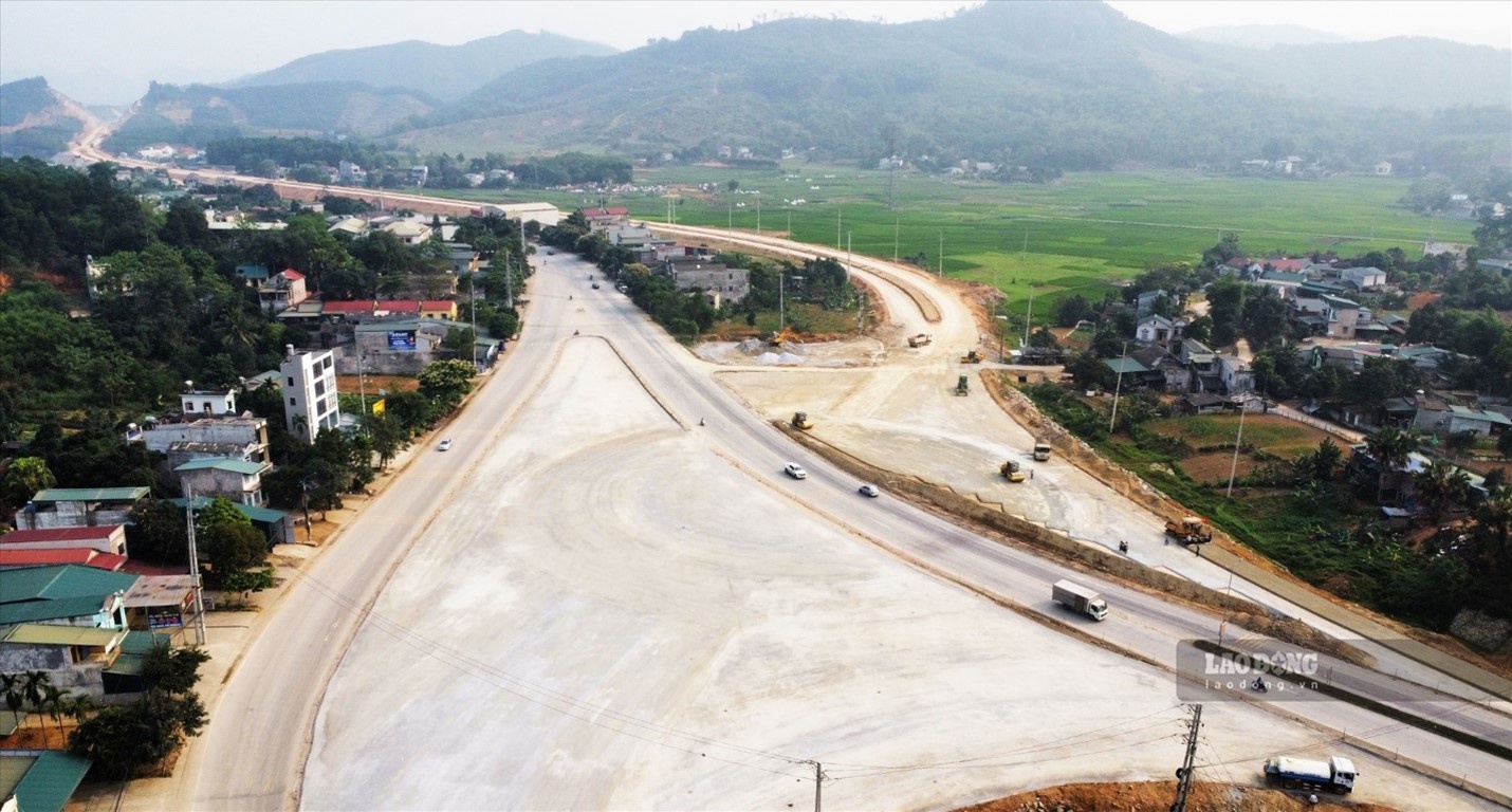 Sự đầu tư phát triển hạ tầng giao thông giúp Tuyên Quang thu hút làn sóng đầu tư (Ảnh: Điểm đầu dự án Cao tốc Tuyên Quang - Phú Thọ tại xã Lưỡng Vượng - TP. Tuyên Quang)