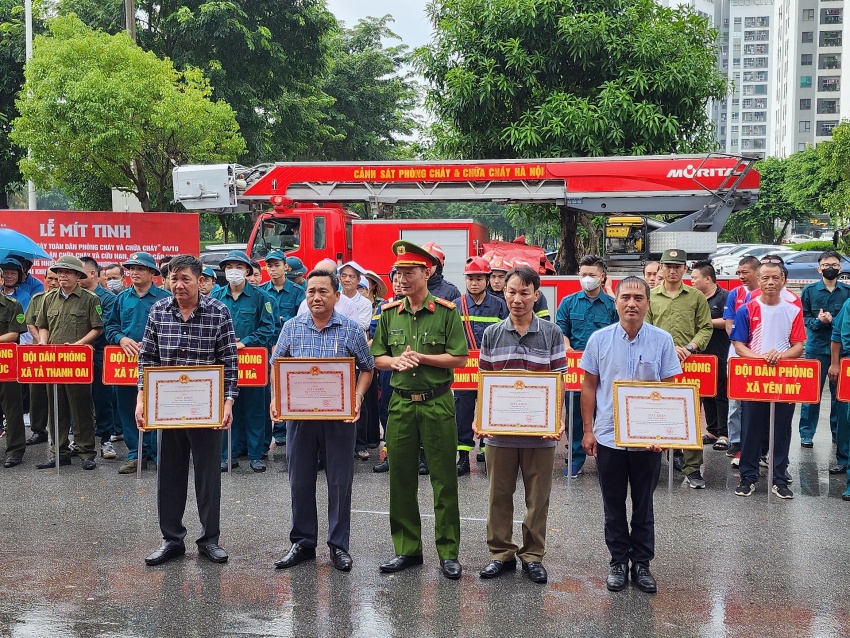 Huyện Thanh Trì: Diễn tập phương án chữa cháy và cứu nạn cứu hộ