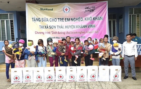 Triển khai Chương trình “Dinh dưỡng cho trẻ em nghèo, khuyết tật” tại Khánh Hoà