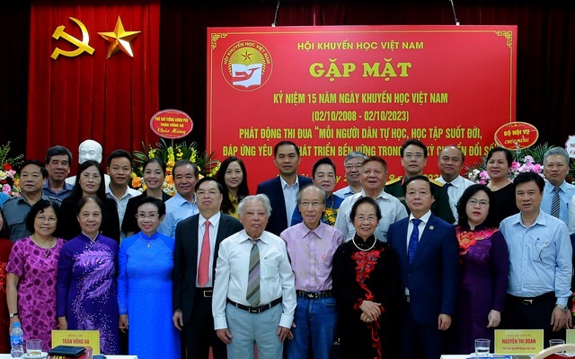 Phó Thủ tướng Trần Hồng Hà và lãnh đạo cấp hội khuyến học Trung ương và địa phương, một số bộ, ngành, tổ chức, đoàn thể… - Ảnh: VGP/Minh Khôi