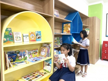 thu vien truong sa co khoang 2000 dau sach danh cho hoc sinh