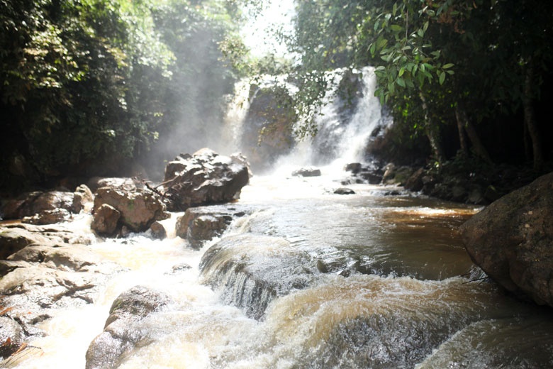 Thác Đạ Rông xã Đồng Nai Thượng, một thắng cảnh với nét đẹp hoang sơ, hệ động, thực vật phong phú, đa dạng Thác Đạ Rông xã Đồng Nai Thượng, một thắng cảnh với nét đẹp hoang sơ, hệ động, thực vật phong phú, đa dạng