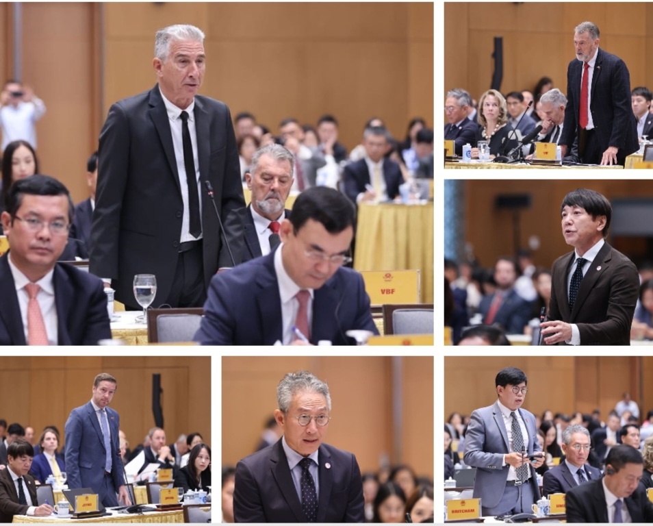 Các hiệp hội, doanh nghiệp có vốn đầu tư nước ngoài tại Việt Nam cam kết cùng Việt Nam thúc đẩy đầu tư kinh doanh theo các ưu tiên của Việt Nam - Ảnh: VGP/Nhật Bắc Các hiệp hội, doanh nghiệp có vốn đầu tư nước ngoài tại Việt Nam cam kết cùng Việt Nam thúc đẩy đầu tư kinh doanh theo các ưu tiên của Việt Nam - Ảnh: VGP/Nhật Bắc
