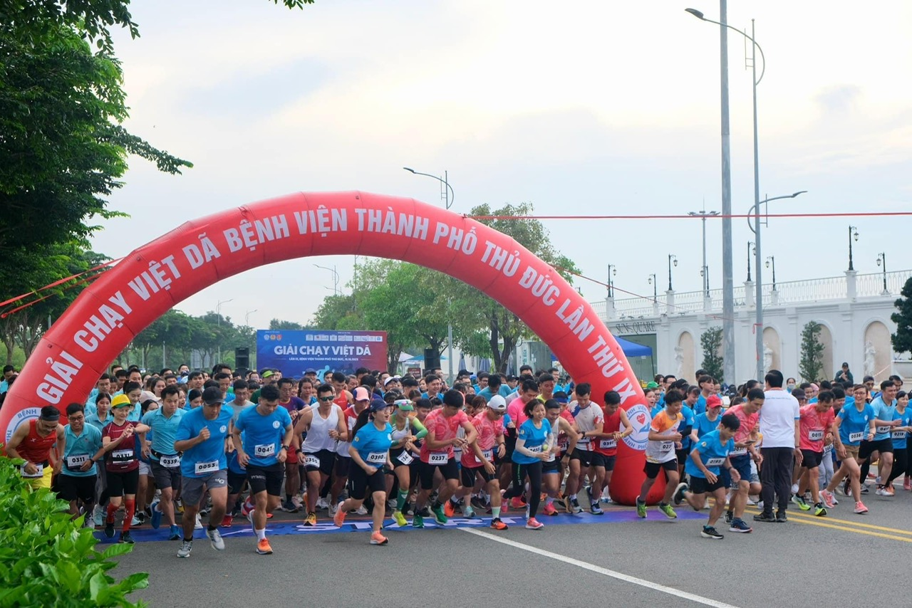 Các VĐV đã thực hiện lộ trình thi đấu với cự ly 5km