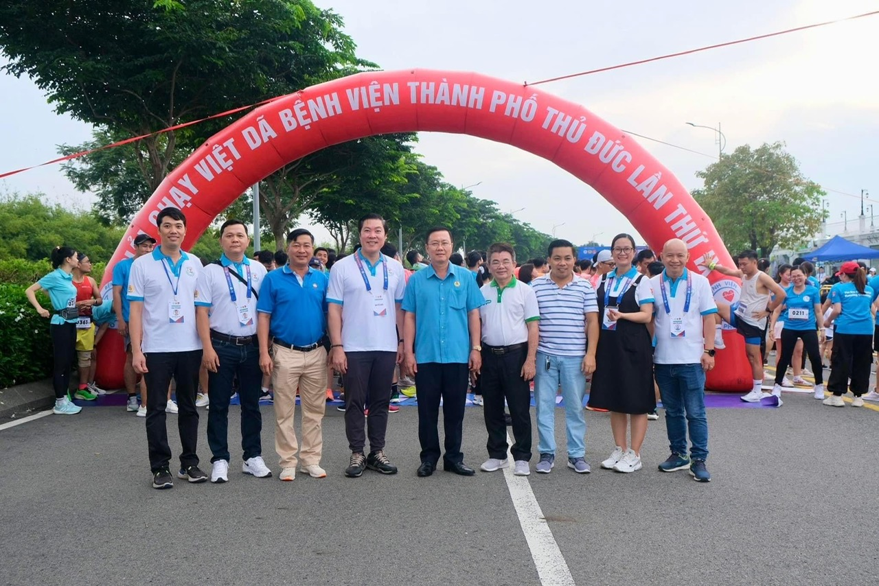 Các đại biểu tham dự lễ khai mạc giải