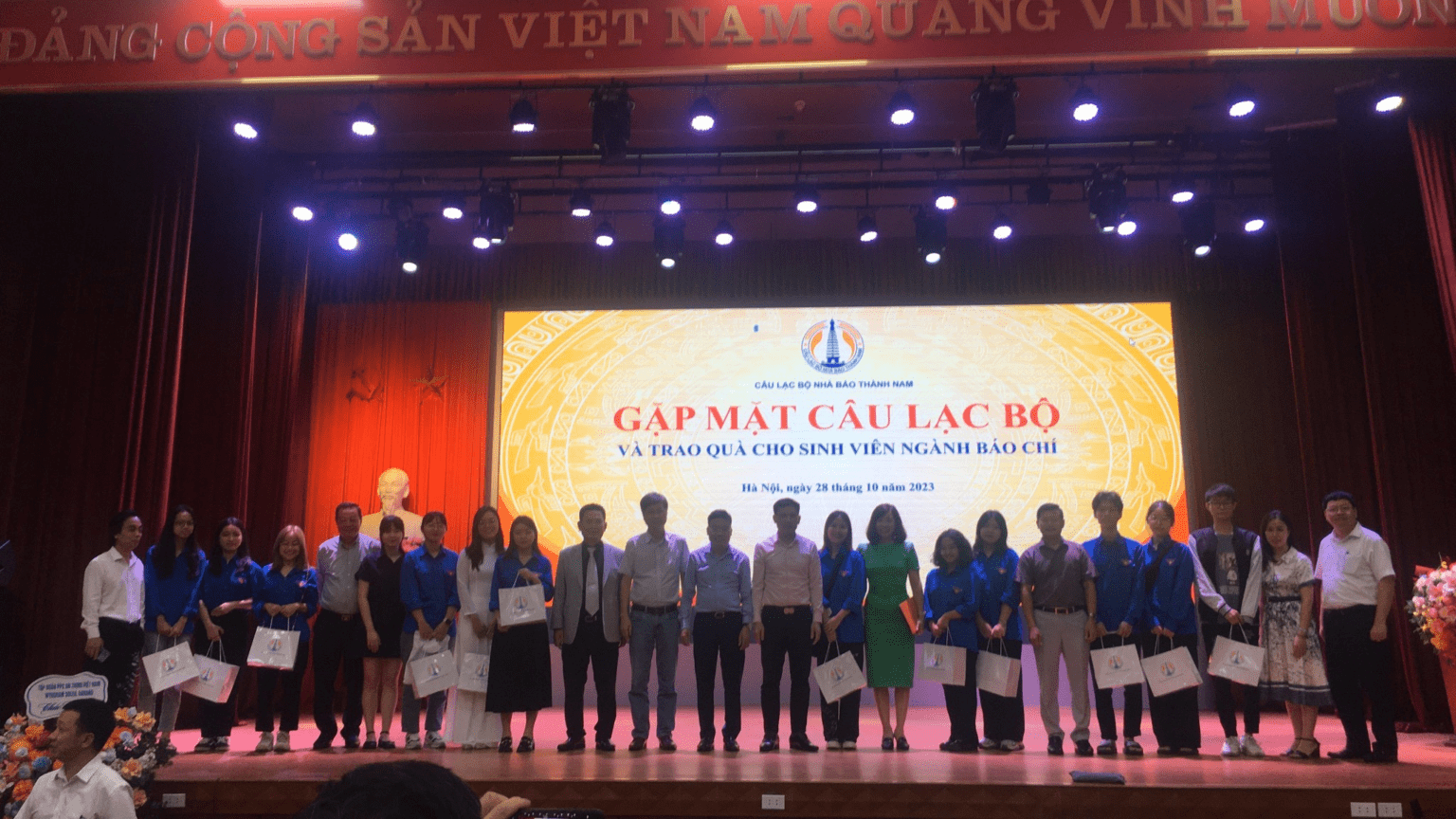 CLB Nhà báo Thành Nam: Gặp mặt CLB & Trao quà cho sinh viên ngành báo chí