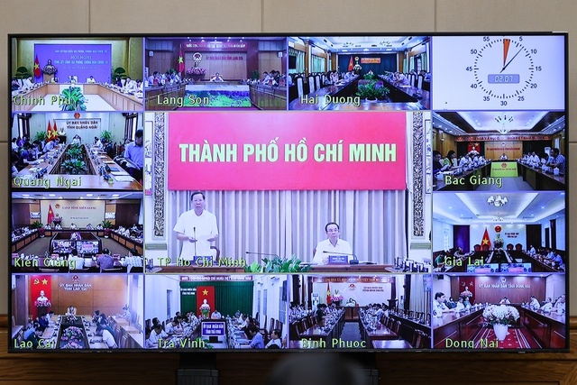 Hội nghị được kết nối trực tuyến tới 63 tỉnh, thành phố - Ảnh VGP/Nhật Bắc Hội nghị được kết nối trực tuyến tới 63 tỉnh, thành phố - Ảnh VGP/Nhật Bắc