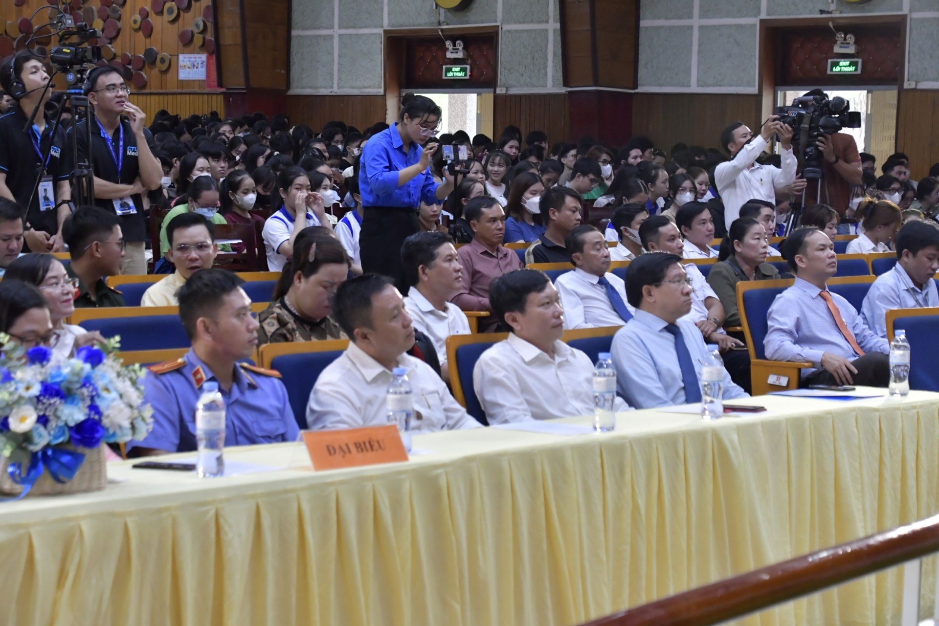 Các đại biểu tham dự “Phiên tòa giả định”.