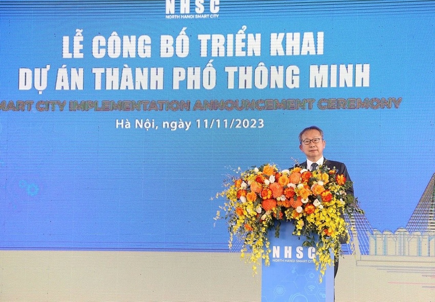 Đại sứ đặc mệnh toàn quyền Nhật Bản tại Việt Nam Yamada Takio phát biểu. Đại sứ đặc mệnh toàn quyền Nhật Bản tại Việt Nam Yamada Takio phát biểu.