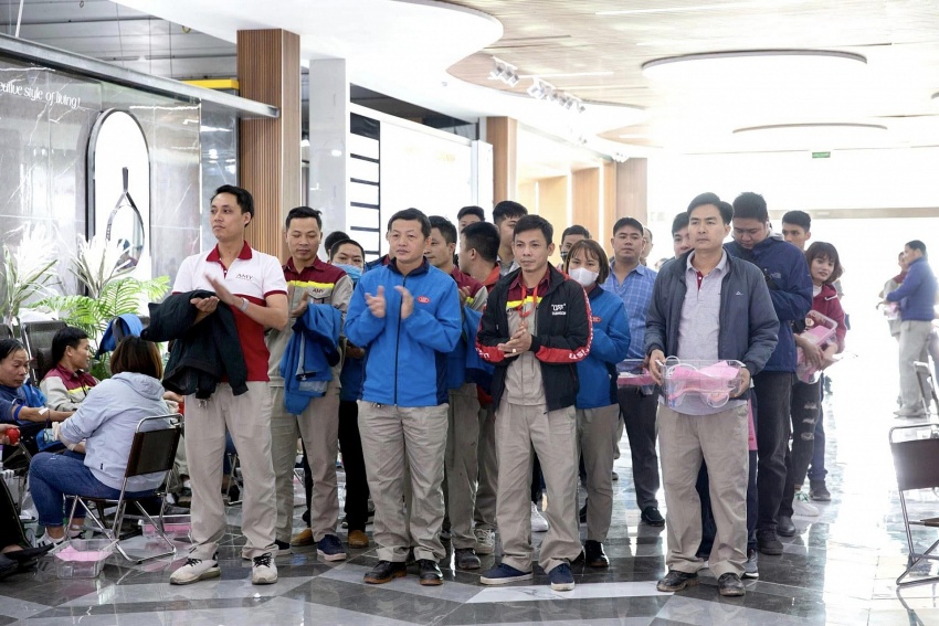 Tổ chức hiến máu tình nguyện 