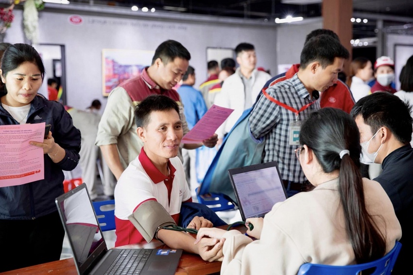 Tổ chức hiến máu tình nguyện 