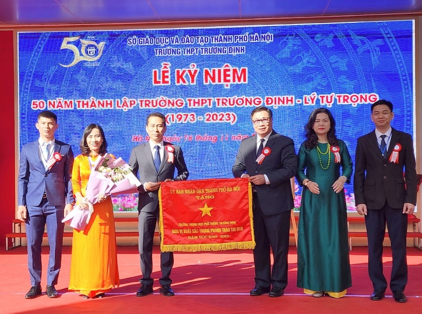 Lễ kỷ niệm 50 năm ngày thành lập Trường THPT Trương Định