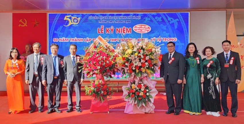 Lễ kỷ niệm 50 năm ngày thành lập Trường THPT Trương Định