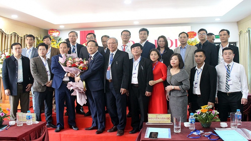 Ban Chấp hành Hội YTTN tỉnh khóa I ra mắt Đại hội.