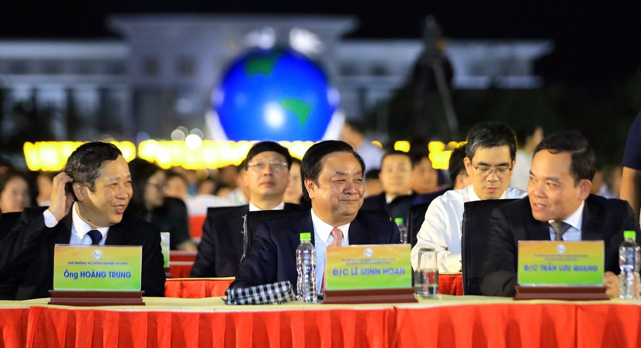 Phó Thủ tướng Trần Lưu Quang dự Lễ khai mạc Festival Quốc tế ngành hàng Lúa gạo Việt Nam