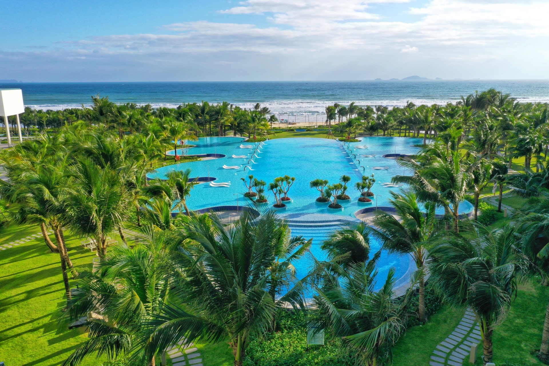 Khai trương khách sạn 5 sao The Empyrean Cam Ranh Beach Resort
