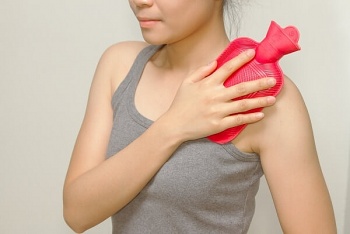 cach giam dau cung khop trong mua dong