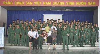 to chuc chuong trinh huong nghiep cho bo doi xuat ngu