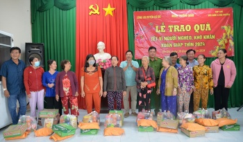 gan ket va mang yeu thuong den cac ho dan co hoan canh kho khan