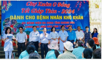 tet yeu thuong den benh nhan ngheo tai benh vien da khoa tinh khanh hoa