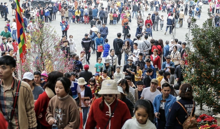 Phú Thọ: Hàng trăm nghìn du khách thăm quan và dâng hương tại Khu di tích lịch sử Đền Hùng