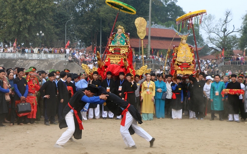 Yên Bái: Linh thiêng nghi lễ rước Mẫu sang sông trong Lễ hội Đền Đông Cuông