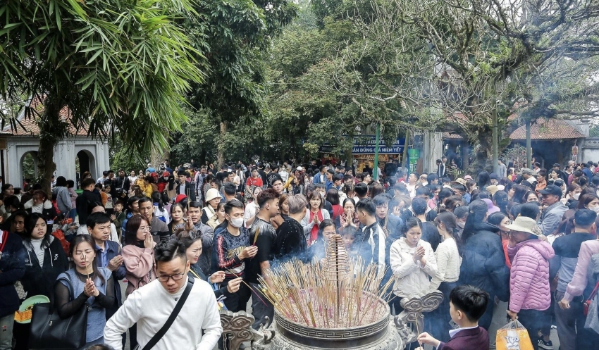 Phú Thọ: Hàng trăm nghìn du khách thăm quan và dâng hương tại Khu di tích lịch sử Đền Hùng