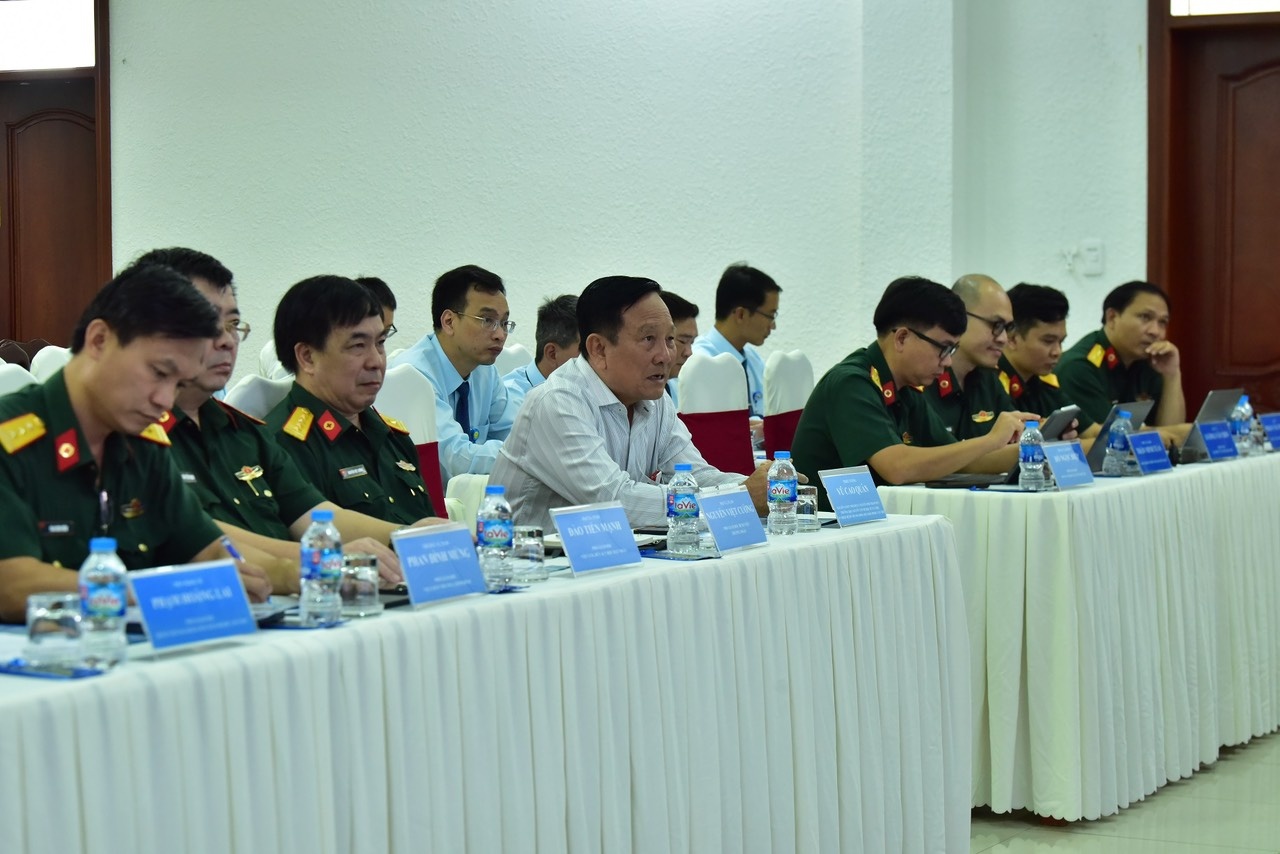 Quang cảnh buổi làm việc