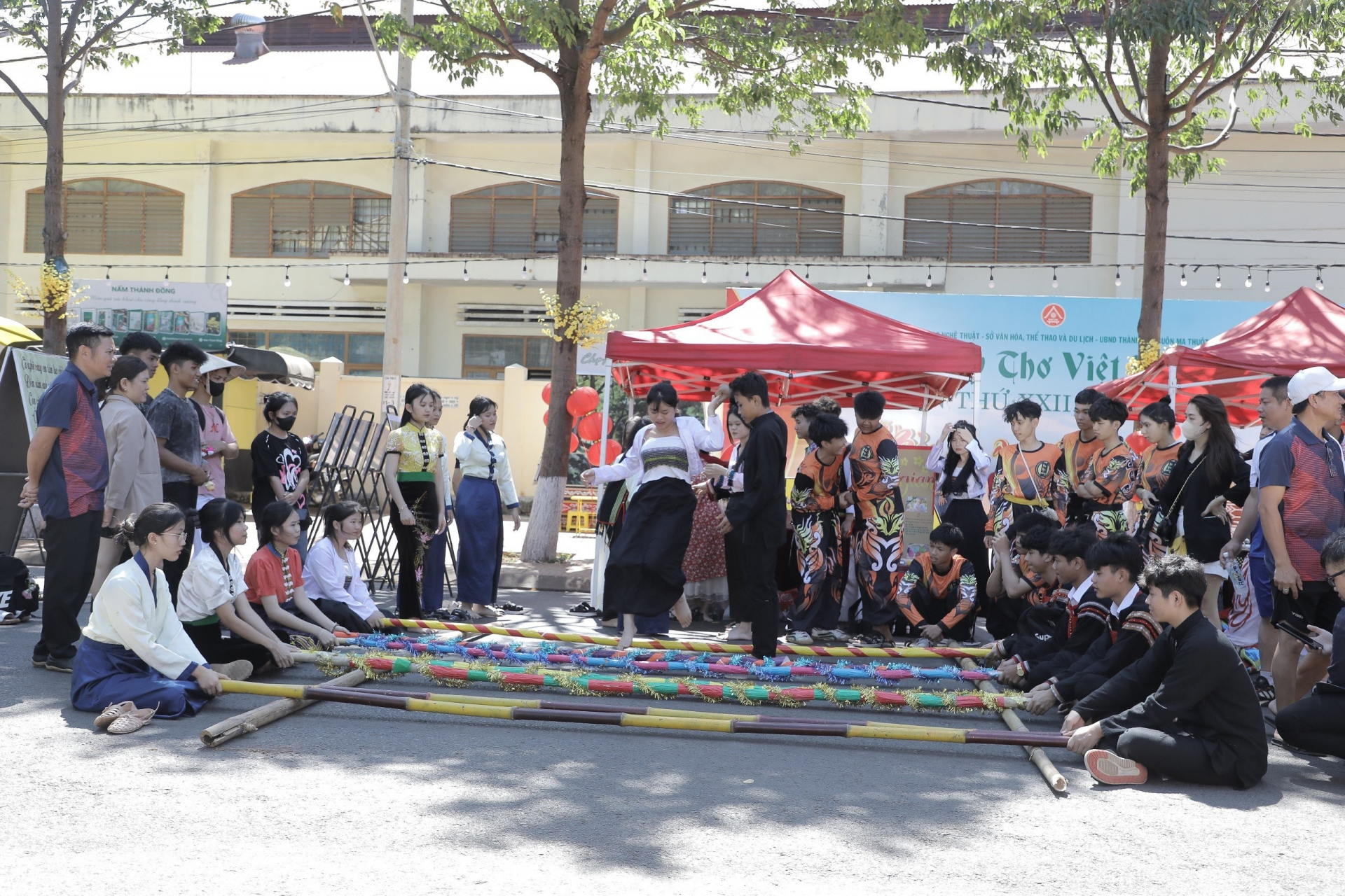 Nhiều hoạt động sôi nổi trong lễ khai mạc Ngày Thơ