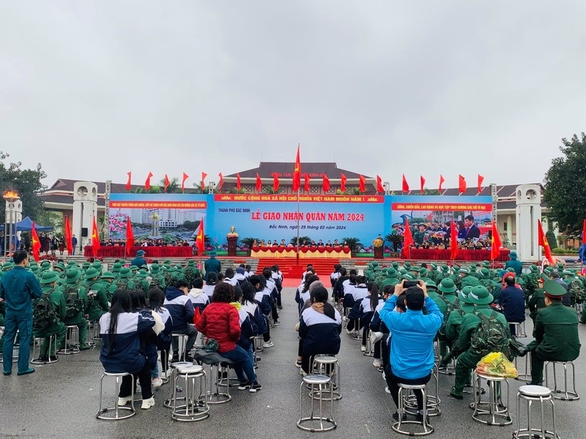 Gần 2.000 công dân ưu tú Bắc Ninh hân hoan ngày hội tòng quân