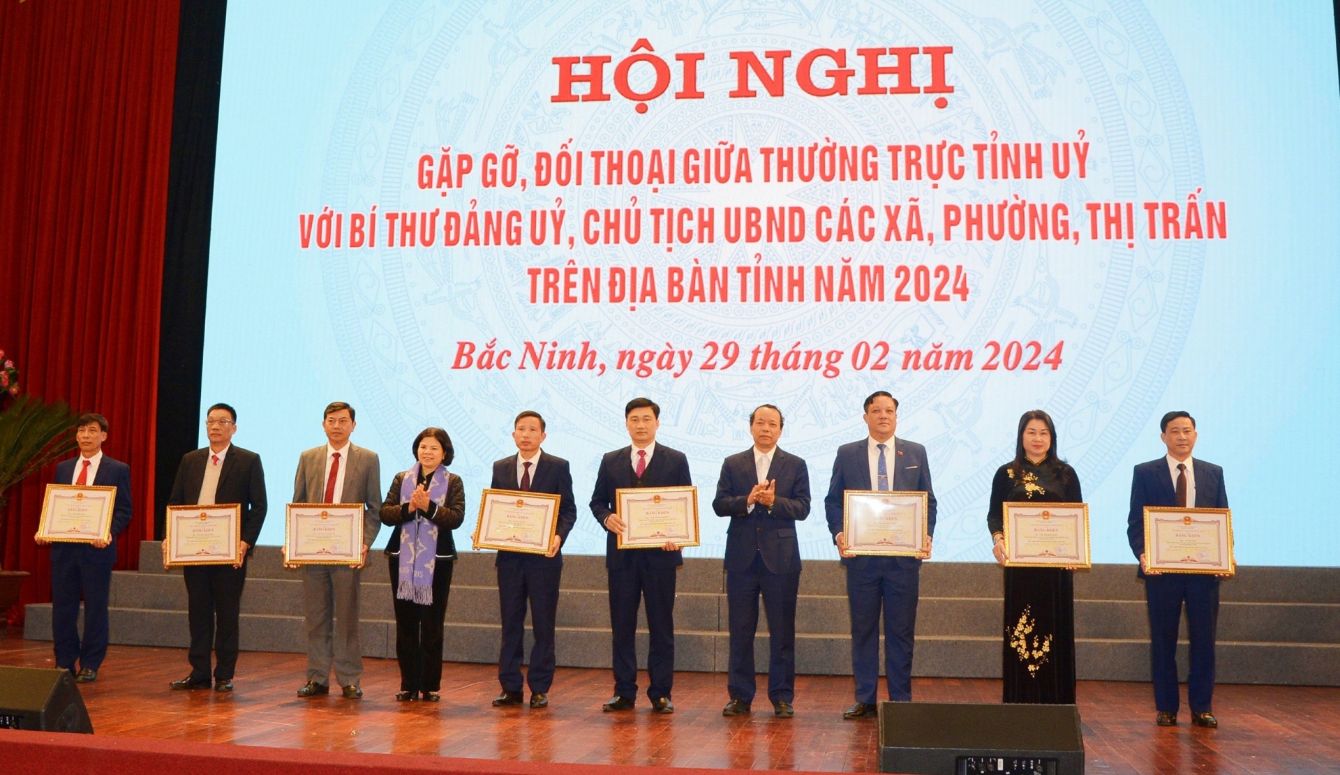 Thường trực Tỉnh ủy Bắc Ninh đối thoại với lãnh đạo cấp xã, phường, thị trấn