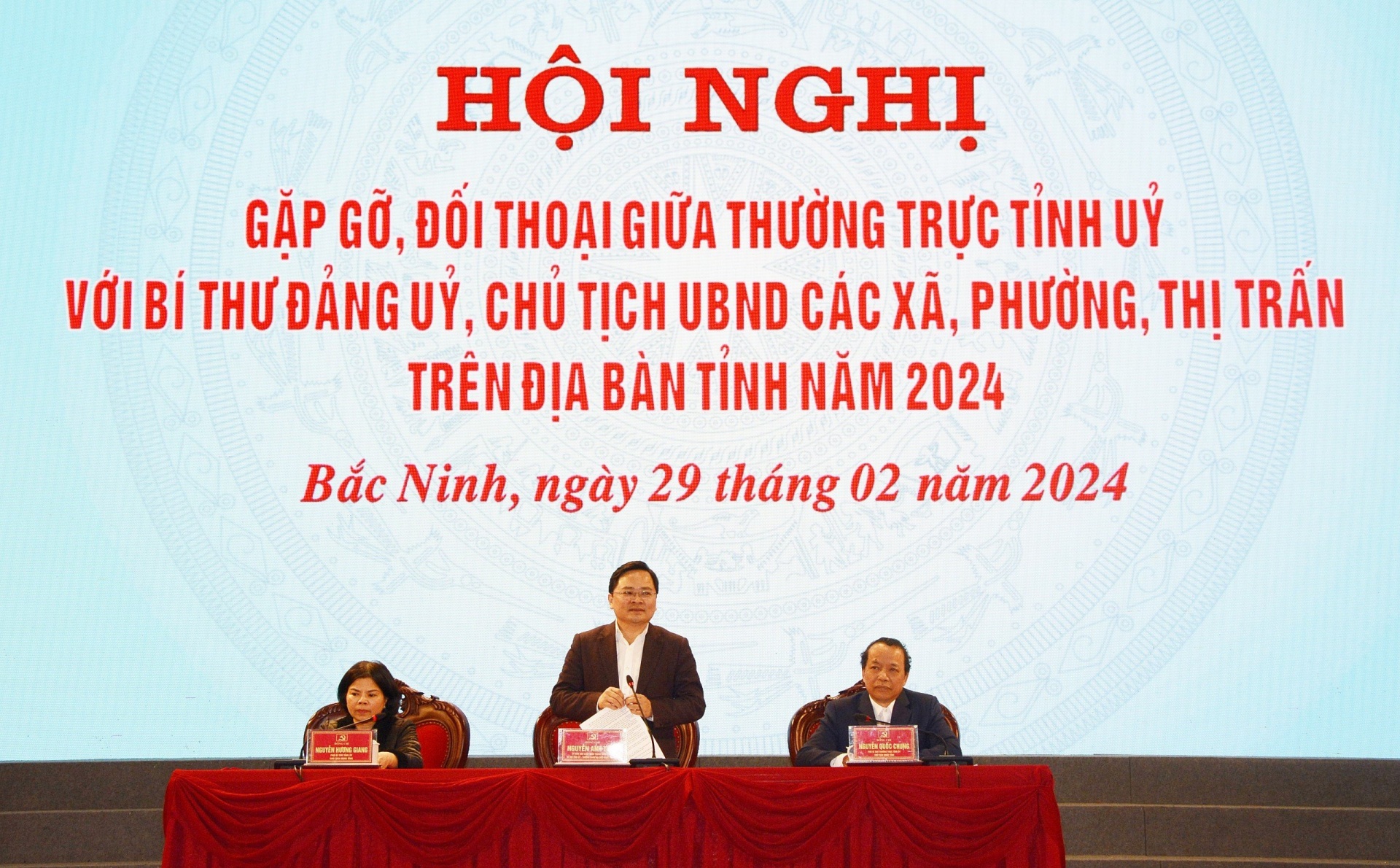 Thường trực Tỉnh ủy Bắc Ninh đối thoại với lãnh đạo cấp xã, phường, thị trấn