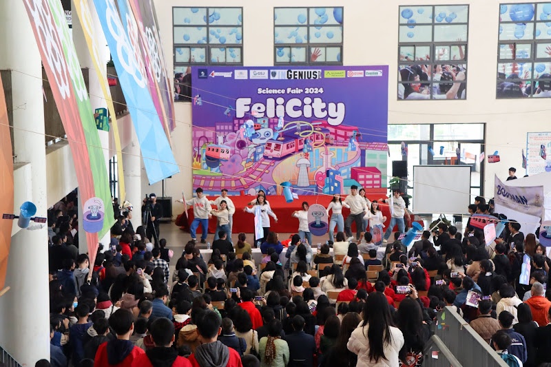Hội chợ khoa học Science Fair thu hút hàng ngàn người tham gia mỗi mùa Hội chợ khoa học Science Fair thu hút hàng ngàn người tham gia mỗi mùa