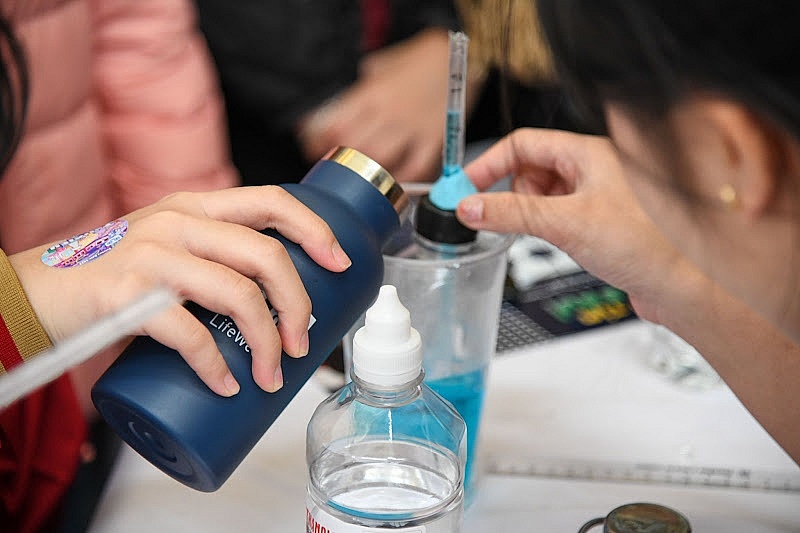 Lan tỏa đam mê khoa học cùng các Amsers tại Hội chợ khoa học Science Fair 2024 Lan tỏa đam mê khoa học cùng các Amsers tại Hội chợ khoa học Science Fair 2024