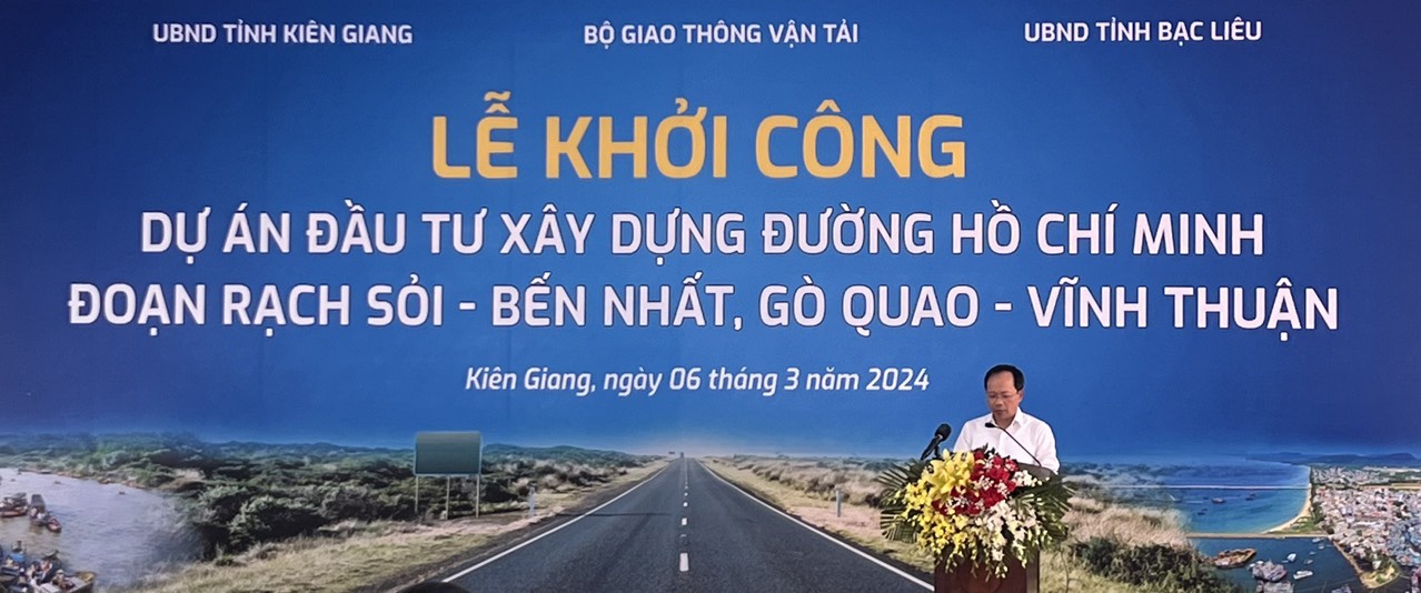 Đồng chí Nguyễn Duy Lâm, Thứ trưởng Bộ Giao thông Vận tải phát biểu tại lễ khởi công.